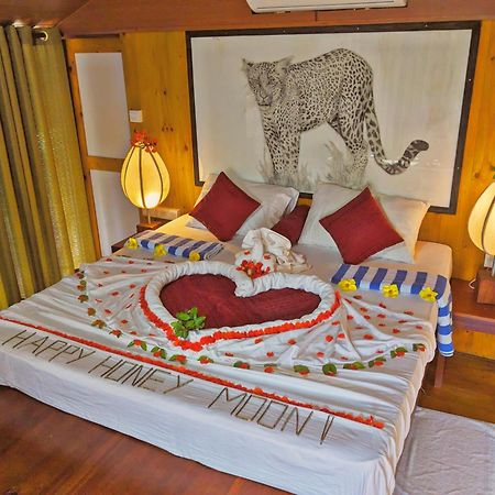 Yala Hotel Lion -Air Conditioned High Luxury Safari Camp Exterior photo