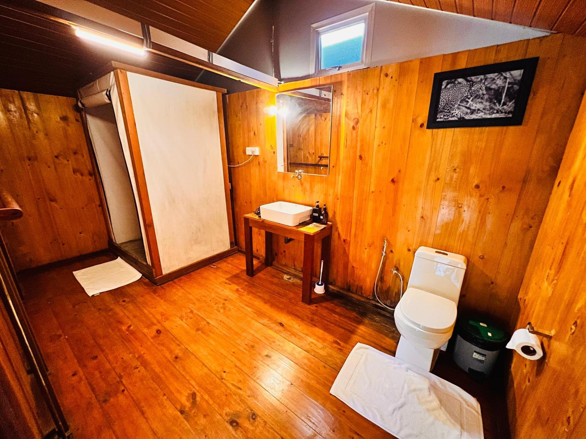 Yala Hotel Lion -Air Conditioned High Luxury Safari Camp Exterior photo